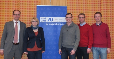 Jennifer Gieler  (2.v. links) ist neue Kreisvorsitzende Jungen Union Vogelsberg, links: Bundestagsabgeordneter Michael Brand
